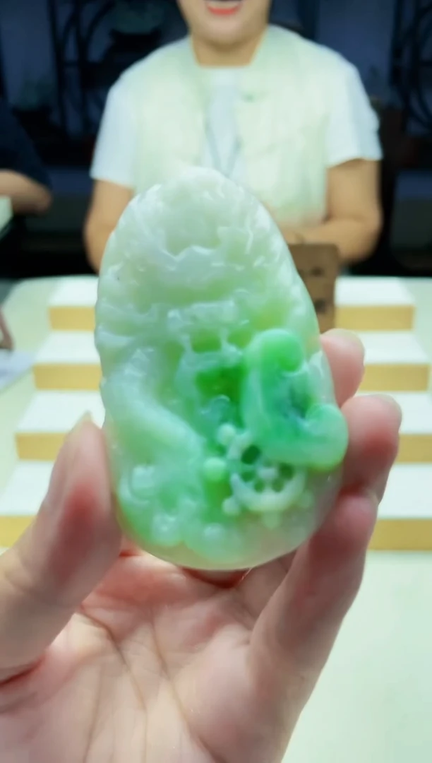 颈饰未镶嵌翡翠09240305