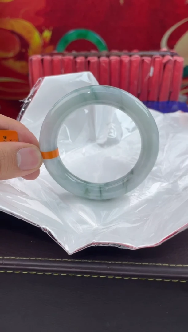 【闪购商品】翡翠手镯未镶嵌6翡翠手镯（微瑕）