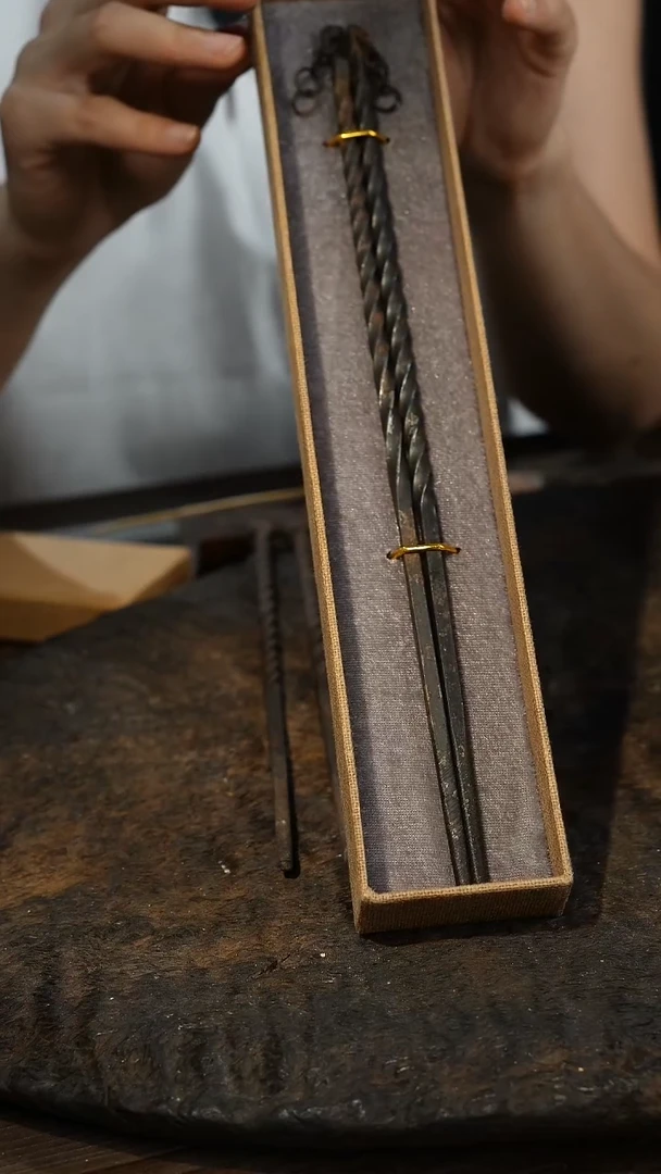 潮州手工原矿砂铫壶生铁碳夹