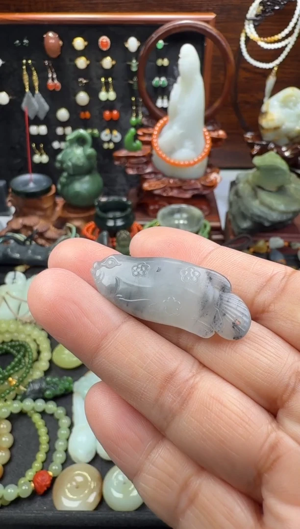 颈饰未镶嵌和田玉花**落和田玉