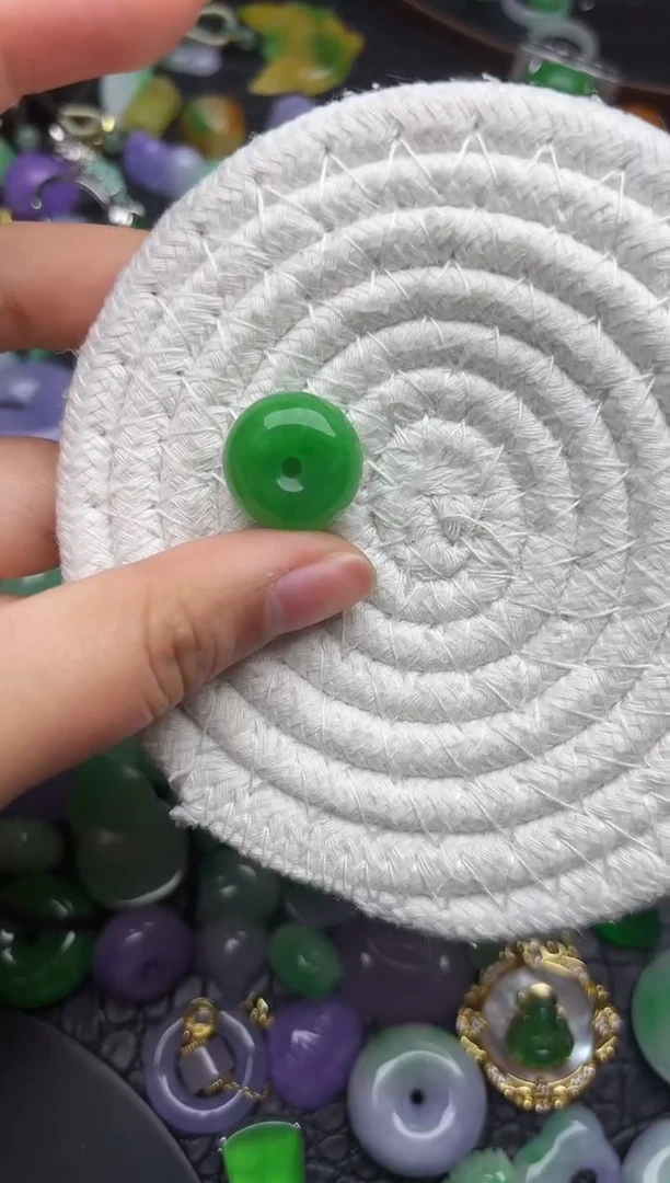 颈饰未镶嵌翡翠瑞*缅甸翡翠吊坠