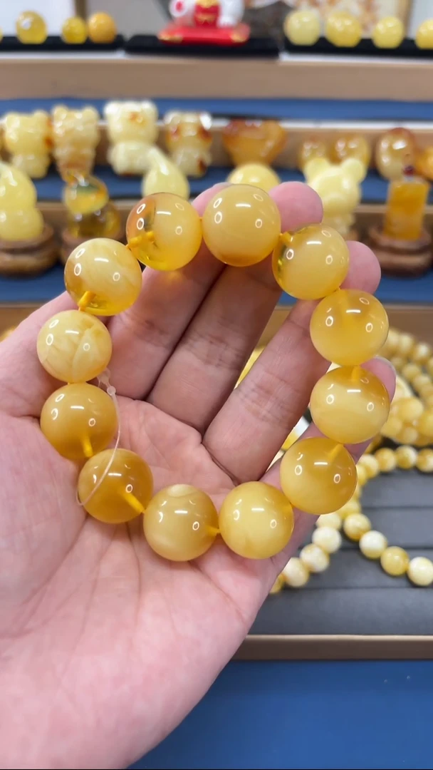 手串蜜蜡未镶嵌p53俄料金白妖花手串 41.78克 18-19mm