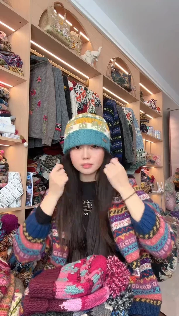 羊毛蓝色仙人掌翻边帽