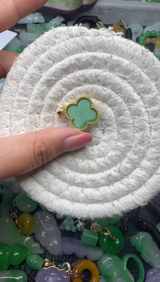 颈饰未镶嵌翡翠缅甸翡翠吊坠