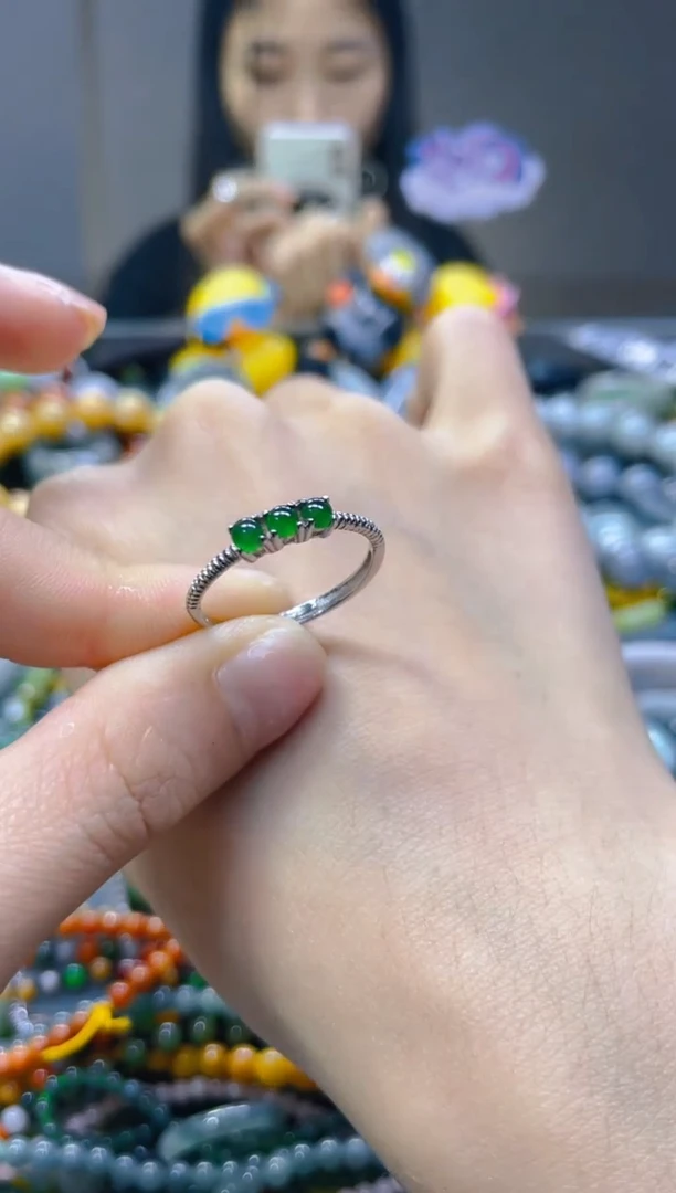 翡翠未镶嵌颈饰/W/翡翠A货，一件也是批发价