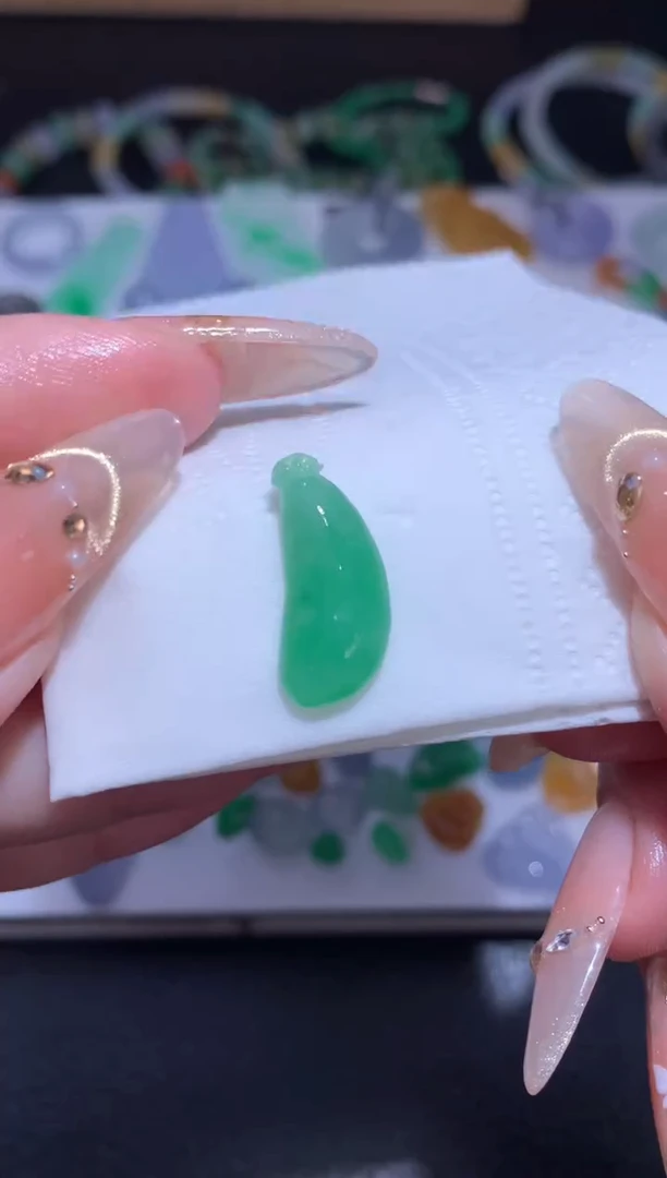 未镶嵌定制翡翠福瓜