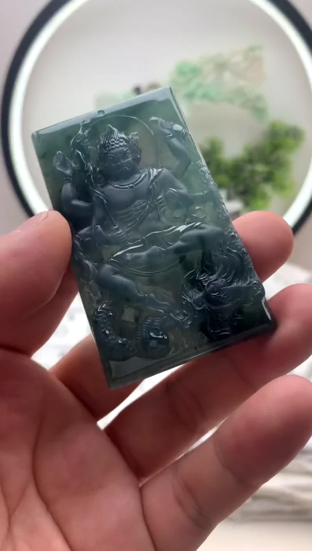 颈饰未镶嵌翡翠不动明王
