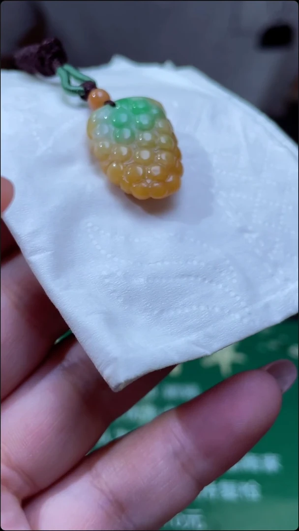 定制翡翠未镶嵌挂件