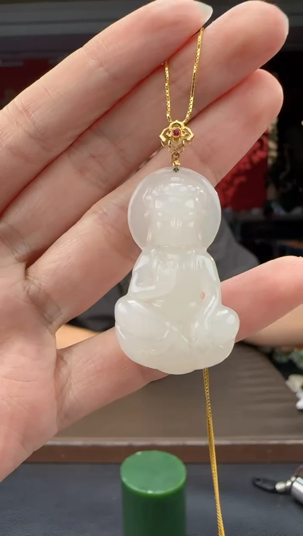 颈饰18K金镶嵌和田玉白玉宝宝佛