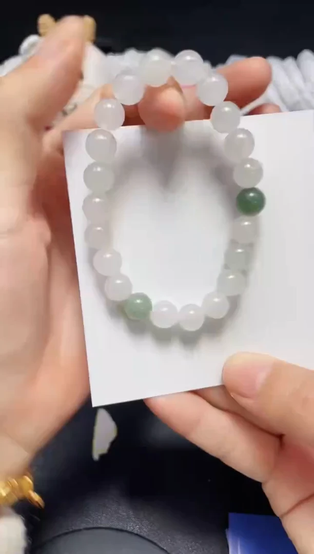 【闪购商品】石英质玉手链未镶嵌天山卡8