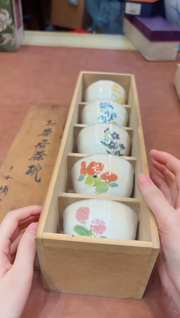小狐狸海外瓷器哇哇哇