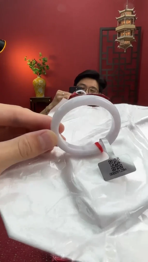 未镶嵌手镯（贵妃镯）翡翠翡翠手镯18