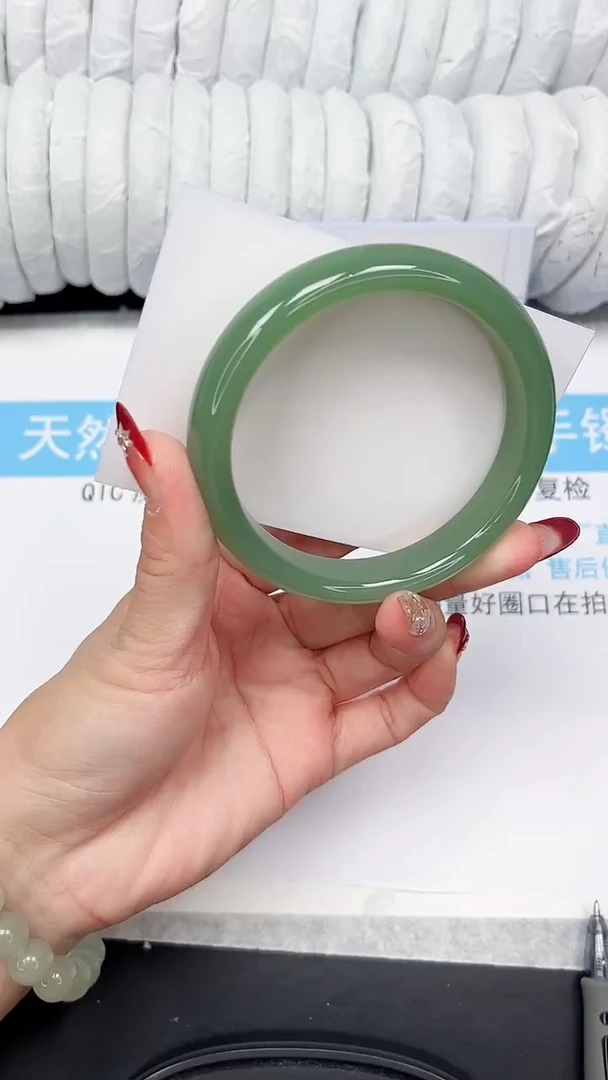 未镶嵌手镯石英质玉89-63BQ