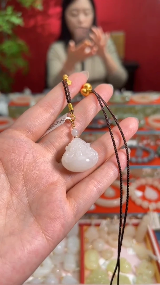 颈饰未镶嵌和田玉白玉财财