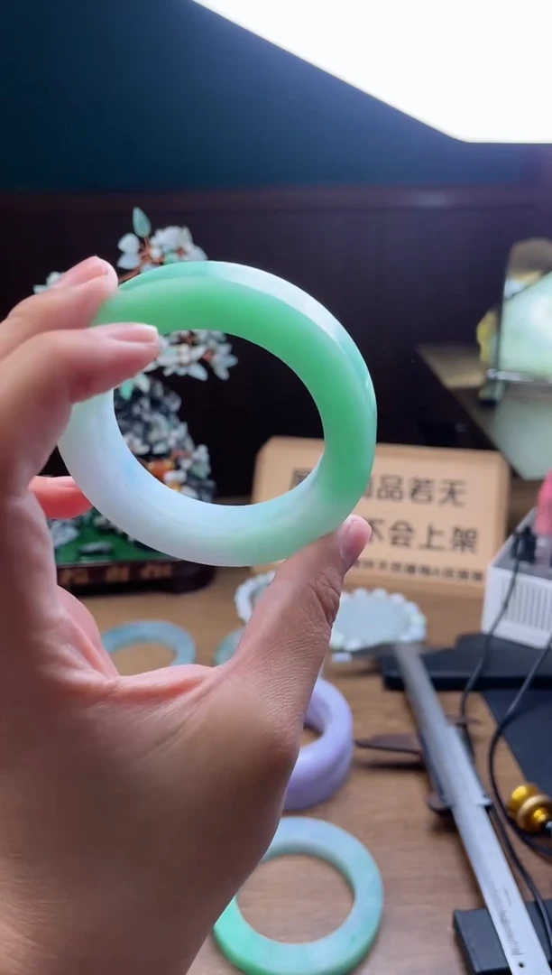 【闪购商品】定制翡翠手镯未镶嵌定制