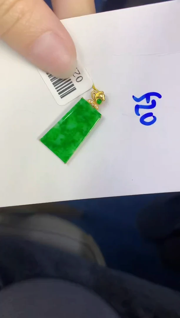 颈饰18K金镶嵌翡翠缅甸天然翡翠A货