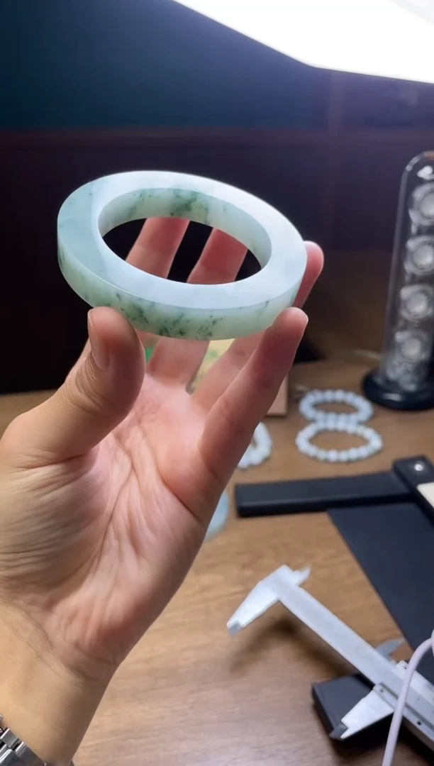 未镶嵌手镯定制翡翠阿*咔定制