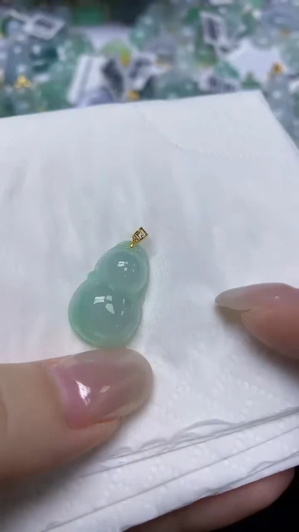 翡翠18K金镶嵌颈饰天然缅甸翡翠A货