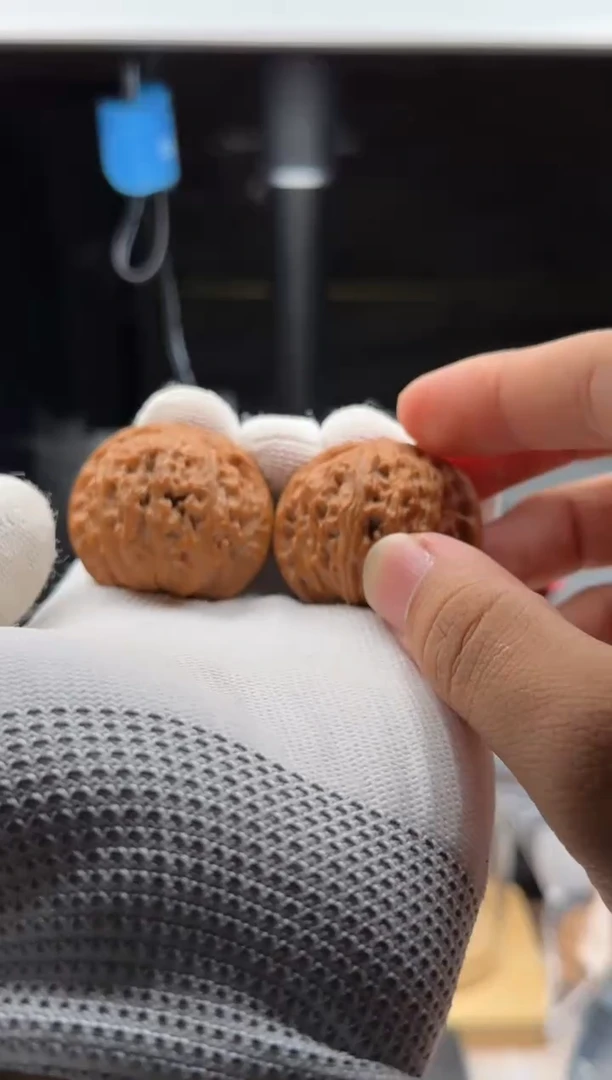 文玩核桃吊坠北京赵氏闷尖狮子头