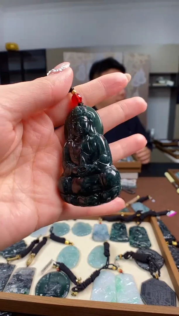 颈饰未镶嵌翡翠多样性发其一