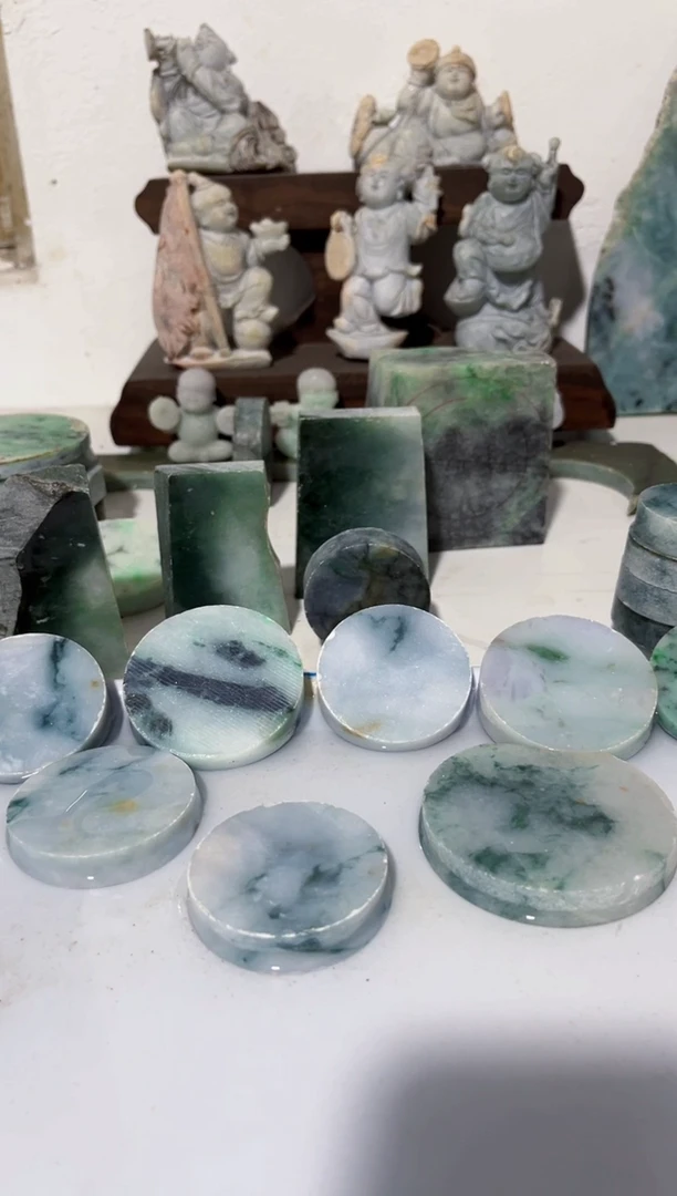 翡翠未镶嵌吊坠(不含链)888