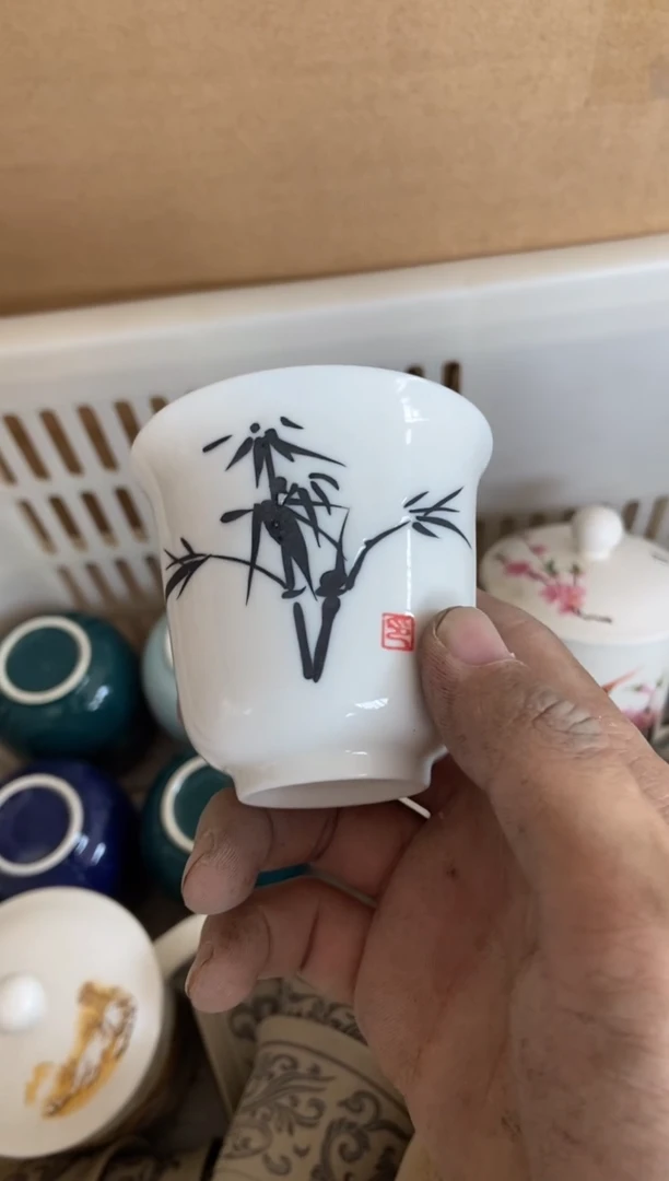 无运费险有瑕疵的摄影的产品有使用过的痕迹有点脏介意勿拍