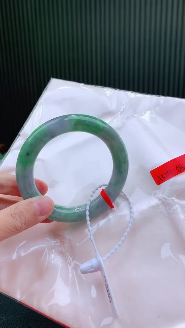 未镶嵌手镯翡翠58