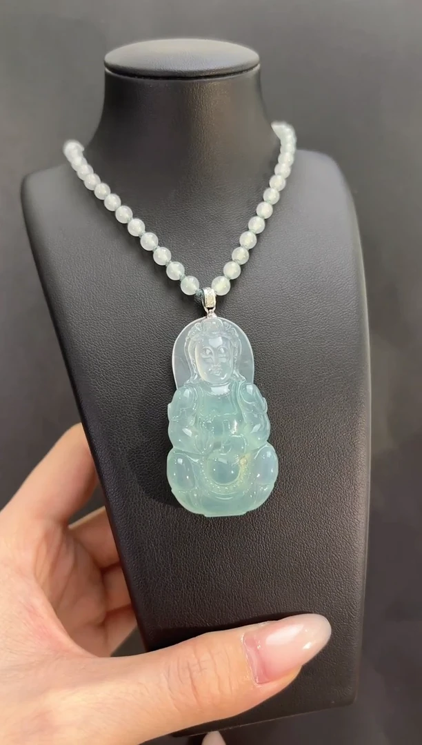 项链18K金镶嵌翡翠观音项链多人不退不换