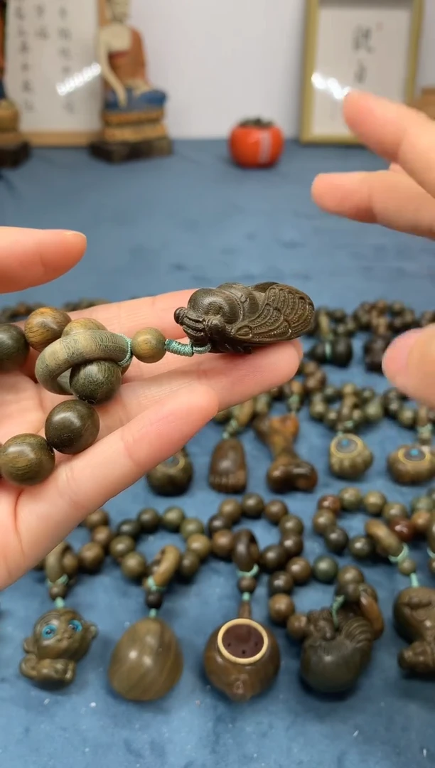 【闪购商品】维腊木（绿檀）把件一鸣惊人 盘玩件