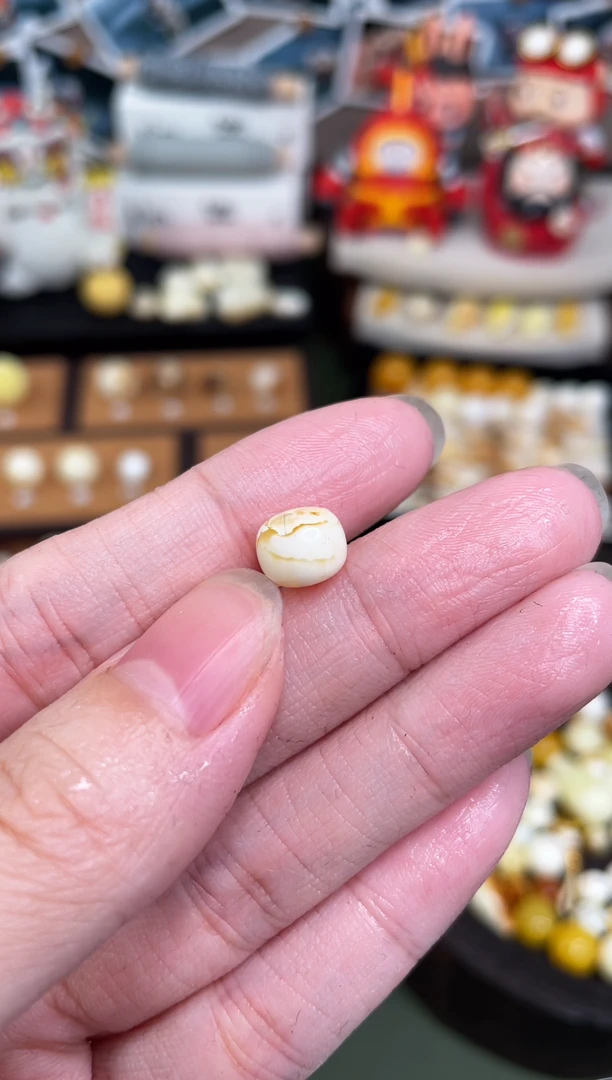 未镶嵌琥珀裸石蜜蜡