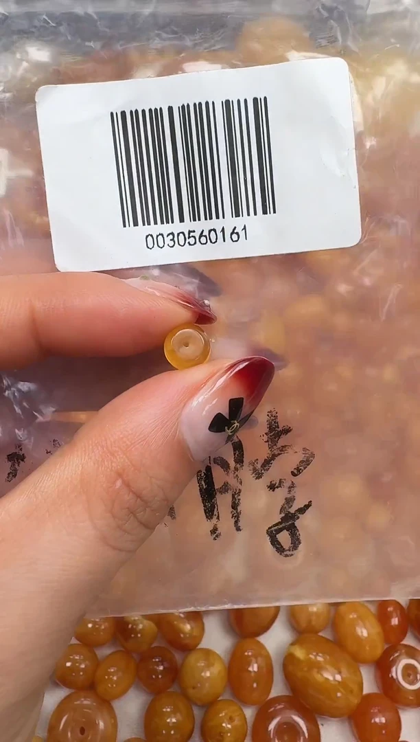 裸石琥珀未镶嵌如图