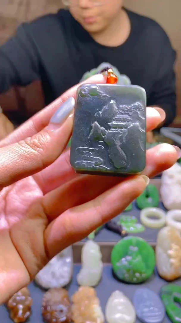 颈饰未镶嵌和田玉1