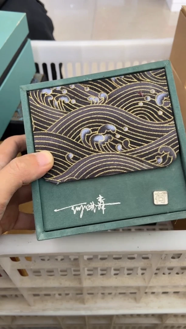 无运费险有瑕疵的摄影的产品有使用过的痕迹有点脏介意勿拍