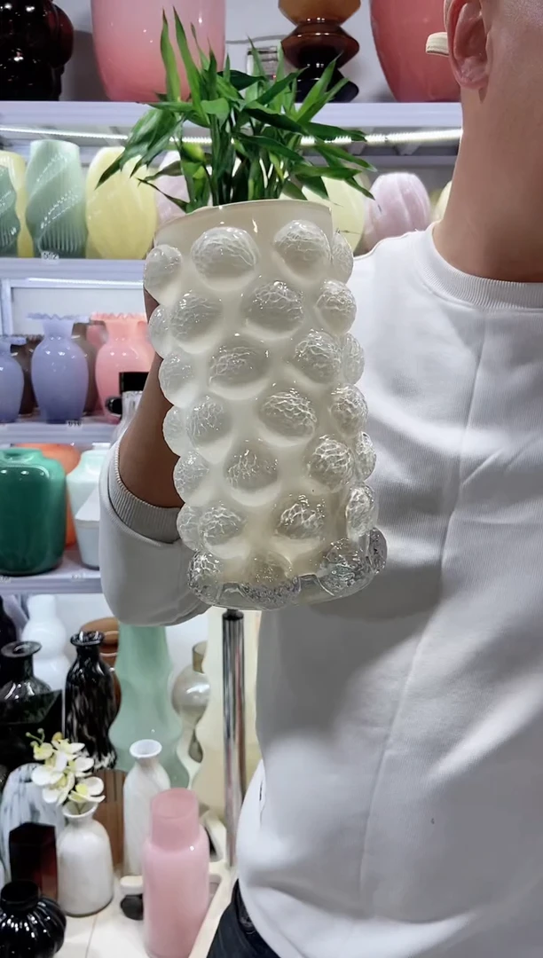奶白色荔枝泡泡筒花瓶微瑕介意勿拍