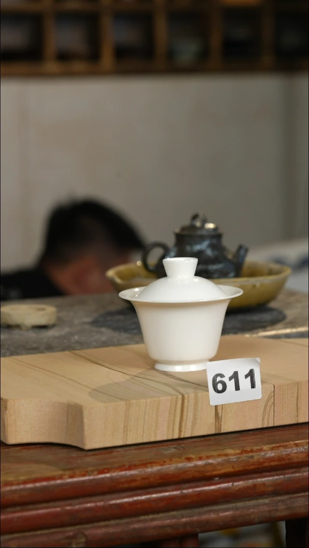 瓷片红底款/标题标题标题标题