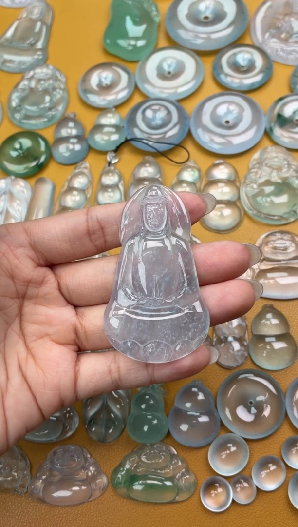 吊坠(不含链)未镶嵌翡翠74 素衣 62.2 36.6 5.3