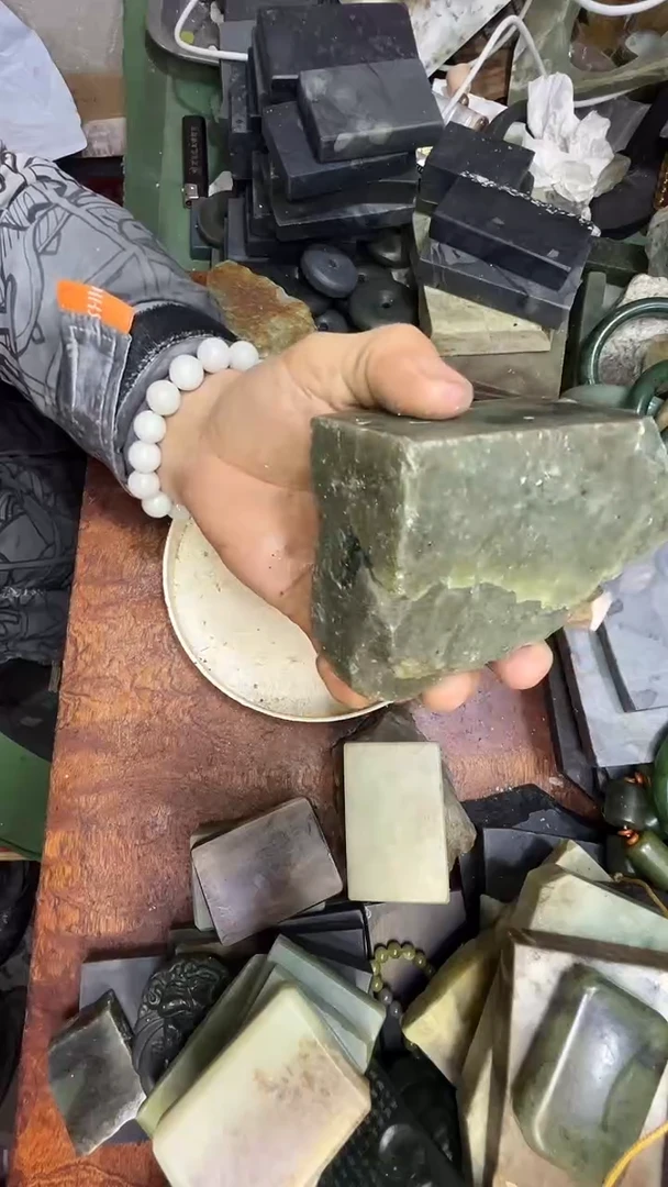 未镶嵌和田玉珠宝半成品1
