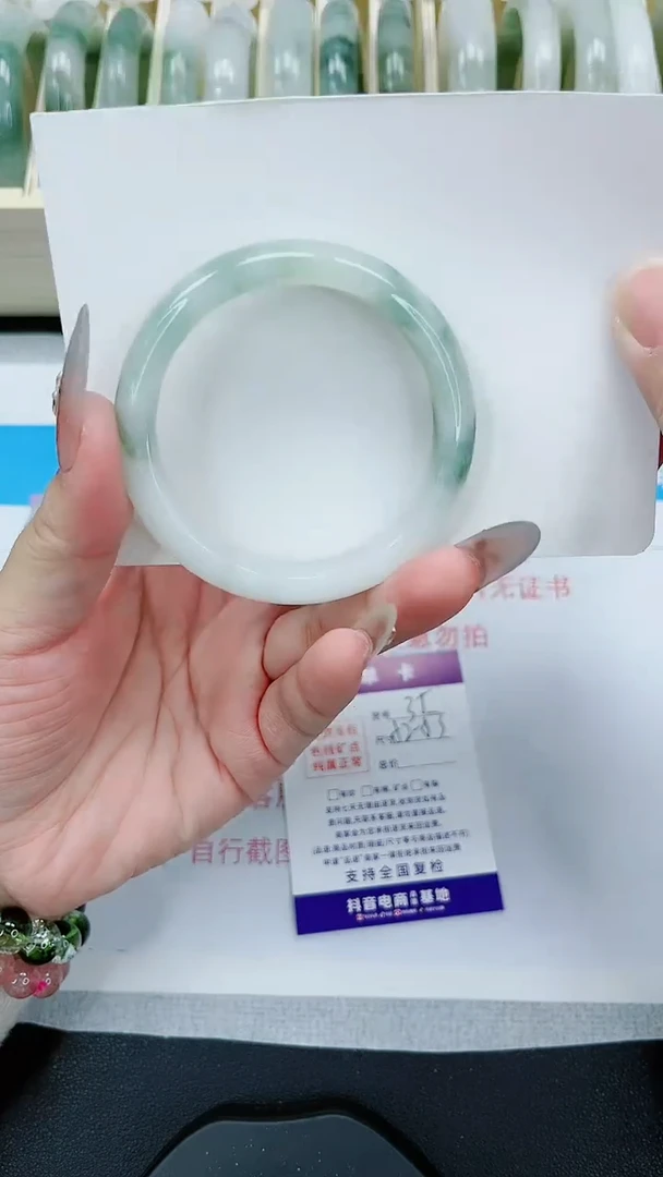 【闪购商品】石英质玉手镯未镶嵌35号/52-53圈