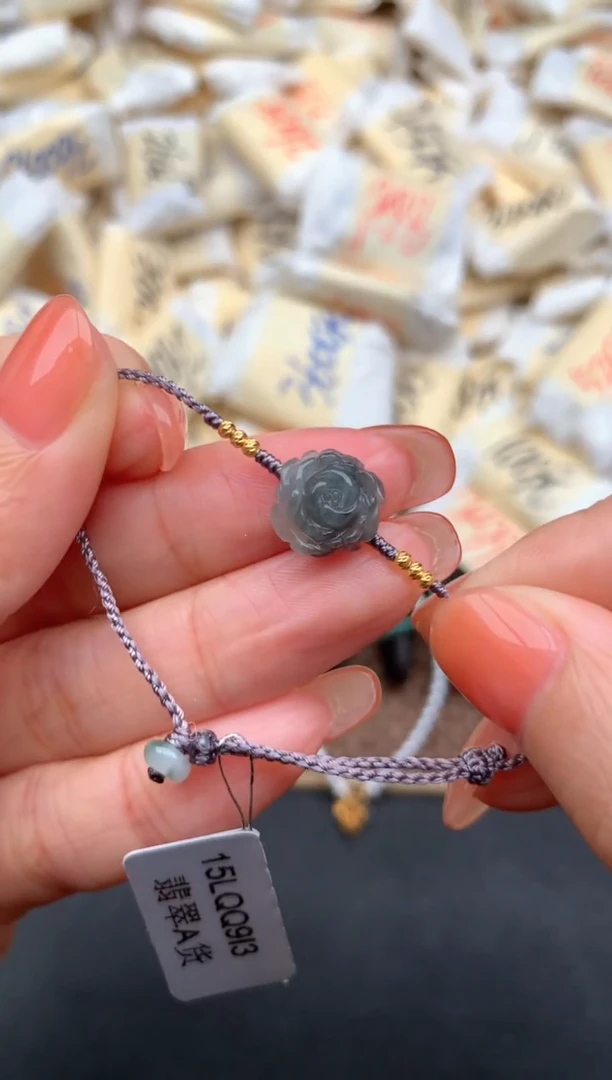 18K金镶嵌挂件翡翠福利5