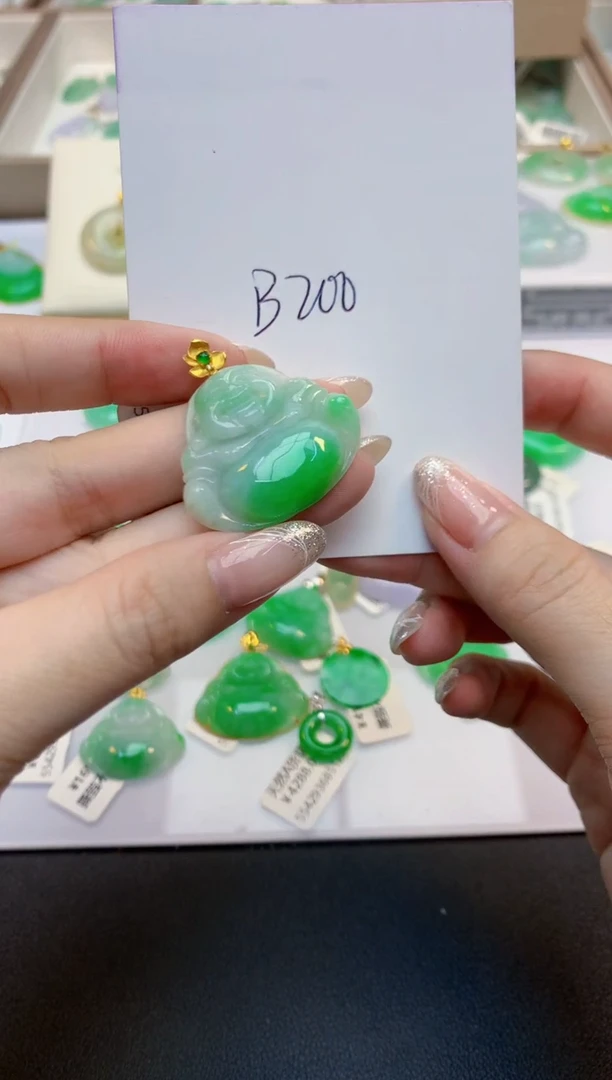 翡翠18K金镶嵌颈饰天然缅甸A货翡翠