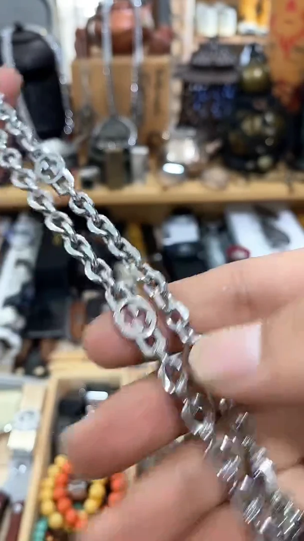 瓷片闪购商品  如图所示