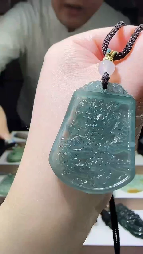 颈饰未镶嵌翡翠多样性发其一  龙牌   13.14
