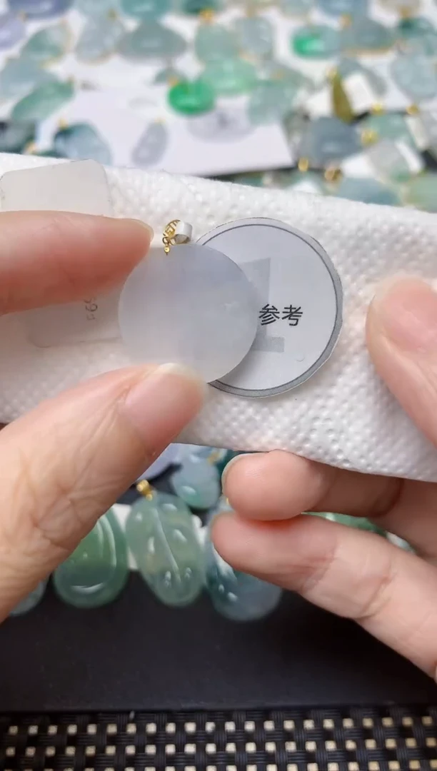 颈饰18K金镶嵌翡翠天然缅甸A货翡翠