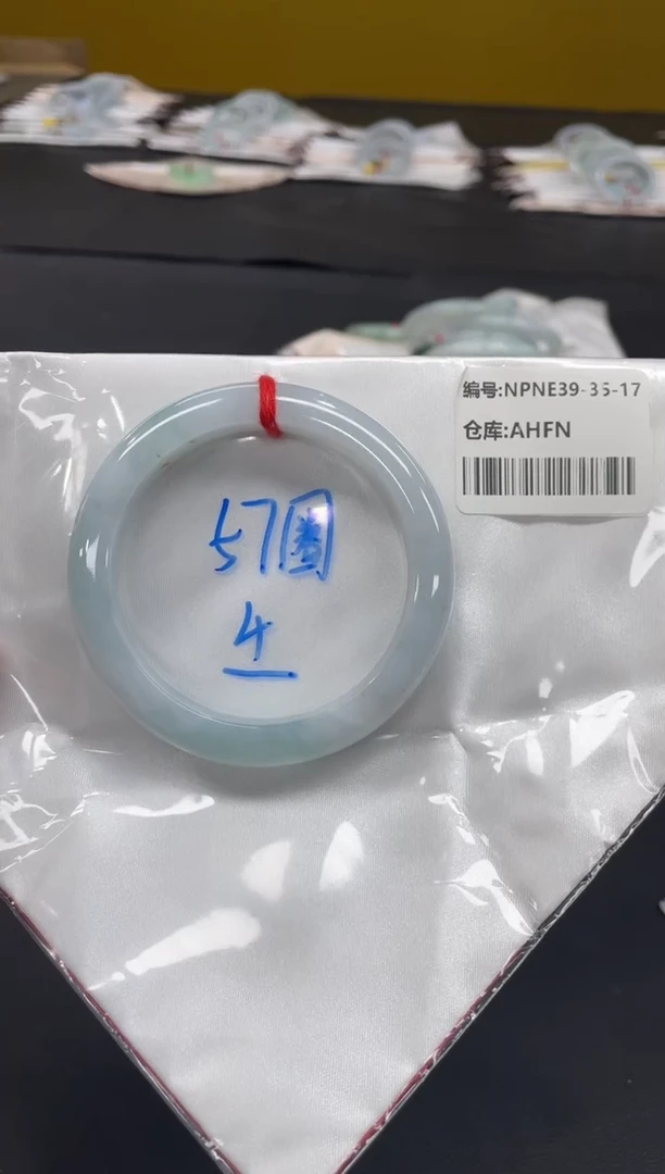 未镶嵌手镯翡翠翡翠手镯