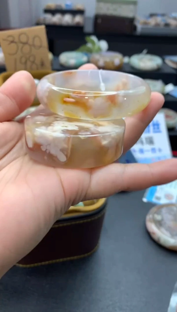 未镶嵌手镯石英质玉（53-54圈口）赠送镯心