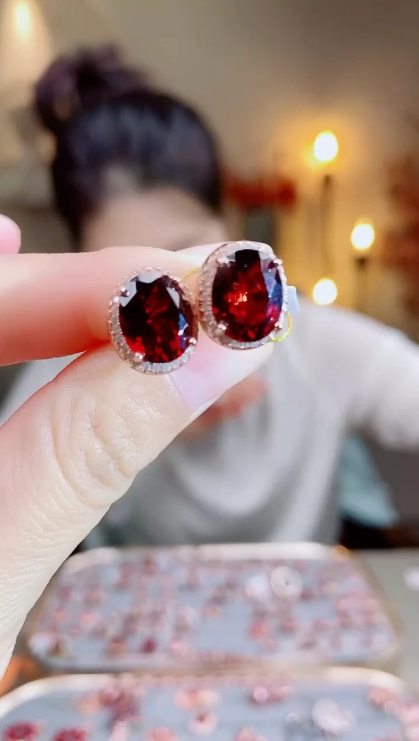 银S925镶嵌耳饰石榴石耳饰