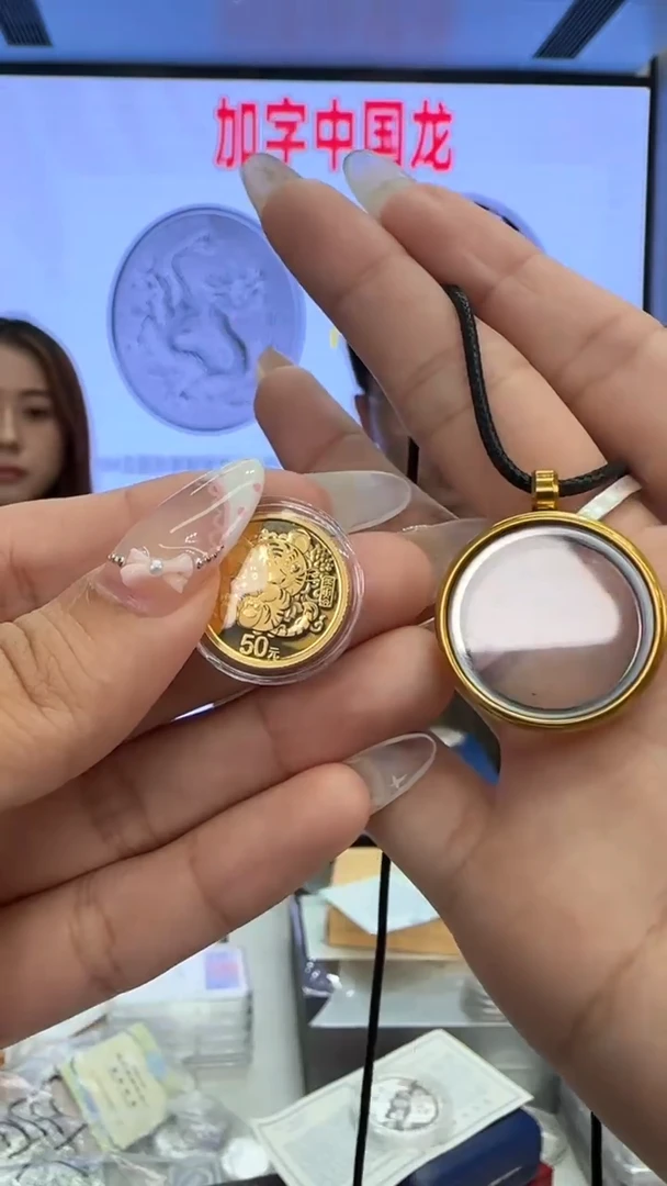 纯金2022年3克虎金币带证配盒
