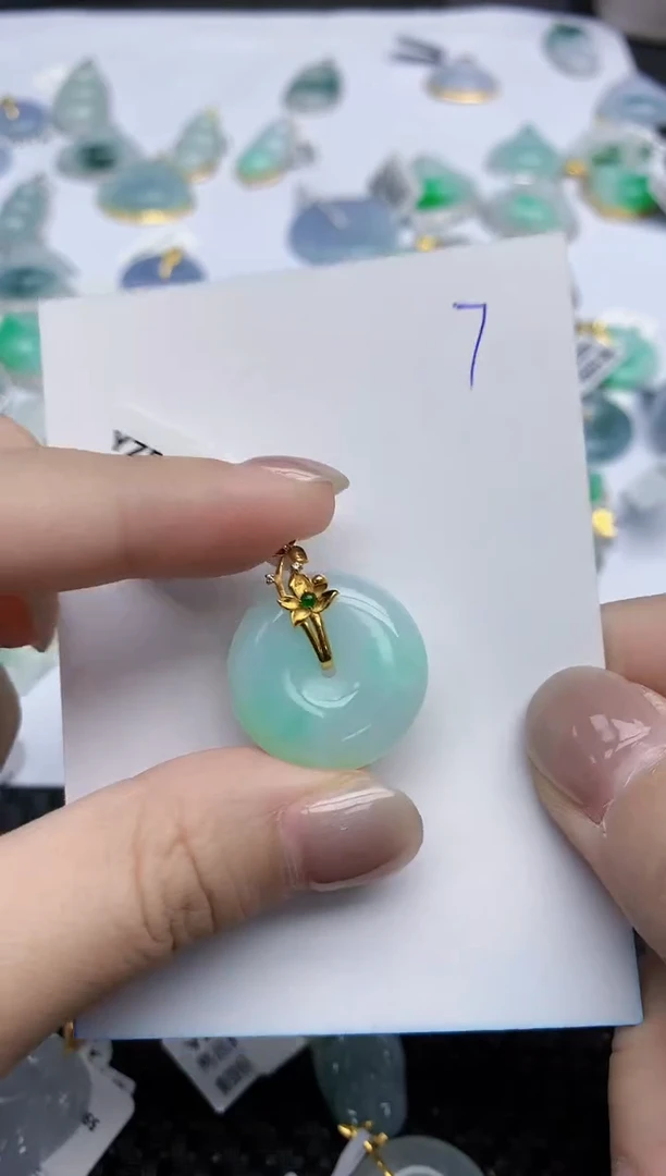 【闪购商品】翡翠颈饰18K金镶嵌天然翡翠A货