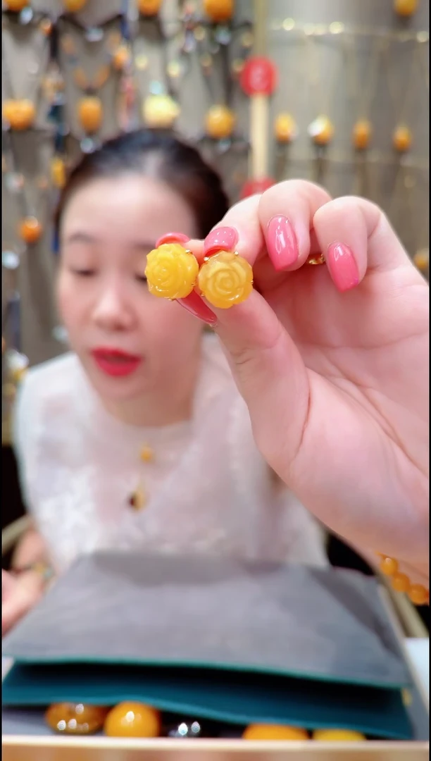 蜜蜡银S925镀金镶嵌珠宝奇石﹣F624蜜蜡耳坠
