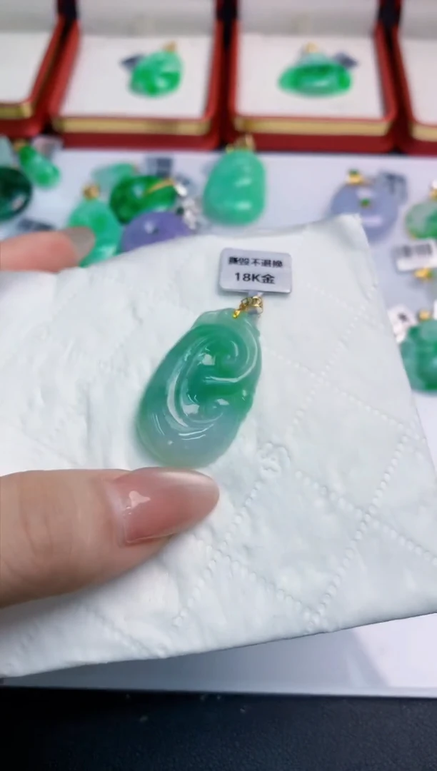 翡翠18K金镶嵌吊坠(不含链)1